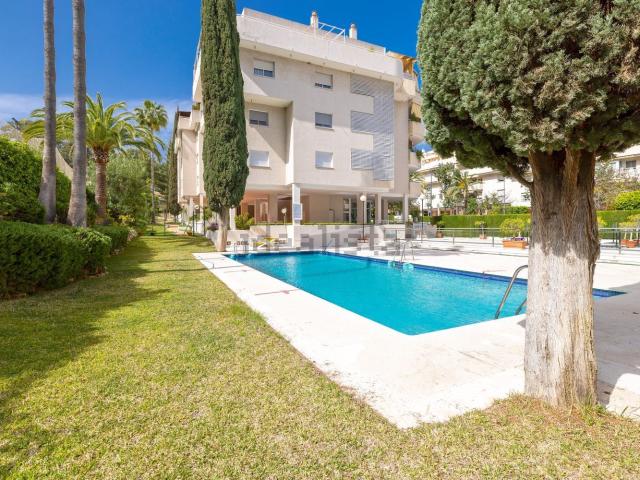 Piso en venta en Los Pinos del Limonar, Málaga