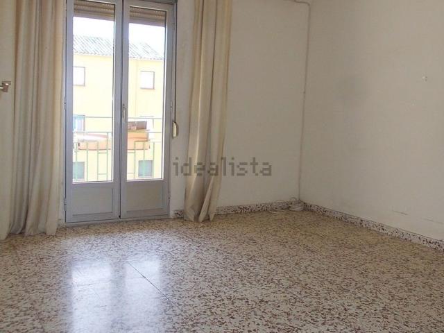 Piso en venta en Linares