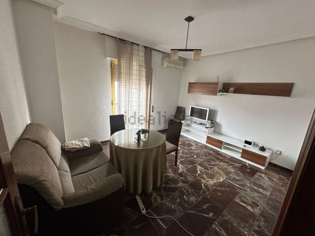 Piso en venta en Linares