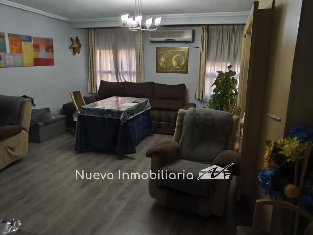 Piso en venta en Linares