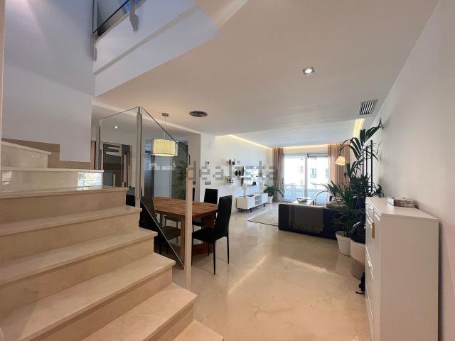 Dúplex en alquiler en El Ingenio, Marbella