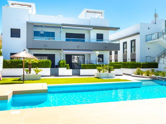 Ático en venta en Urbanización Doña Pepa, el Baix Segura / La Vega Baja