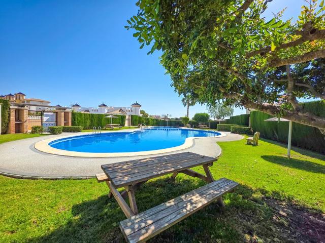 Piso en venta en Playa Flamenca II, el Baix Segura / La Vega Baja