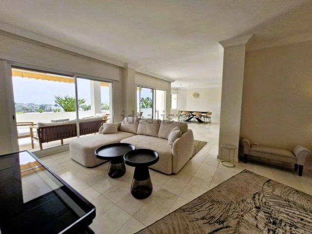 Ático en alquiler en El Vicario, Marbella