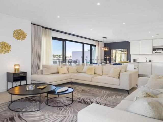 Ático en alquiler en El Vicario, Marbella