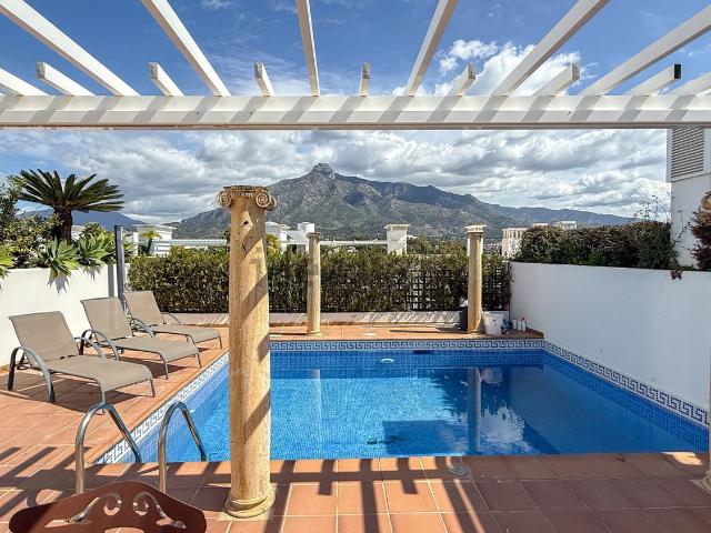 Ático en alquiler en Marbella, Nagüeles