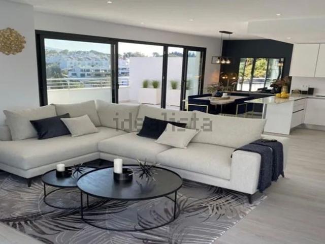 Ático en alquiler en El Vicario, Marbella