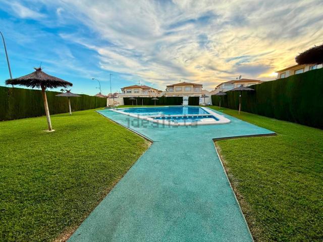 Ático en alquiler en Urbanización Horizonte, Orihuela