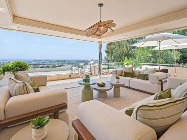 Dúplex en venta en Nueva Andalucía, Costa del Sol Occidental