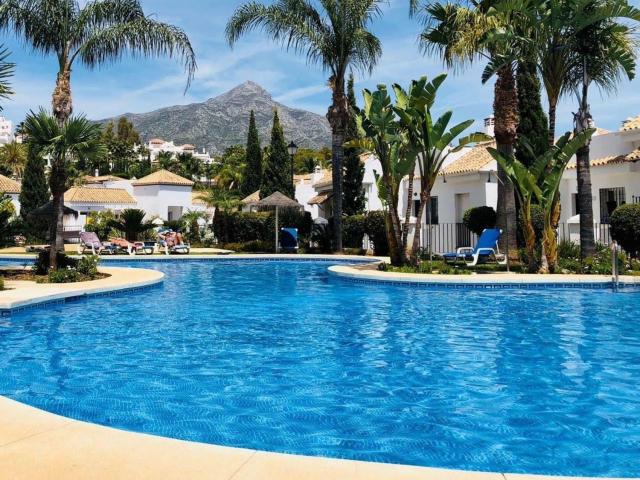 Ático en alquiler en Nueva Andalucía, Costa del Sol Occidental