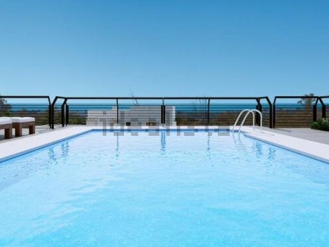 Dúplex en alquiler en Nueva Andalucía, Costa del Sol Occidental