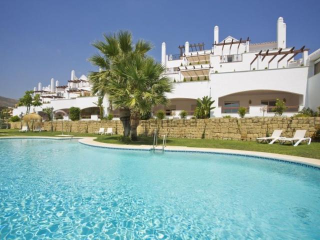 Dúplex en alquiler en Nueva Andalucía, Costa del Sol Occidental