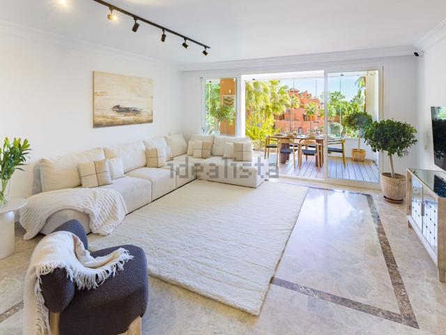 Piso en venta en Nueva Andalucía, Costa del Sol Occidental