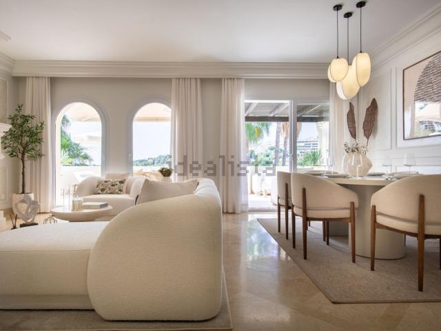 Dúplex en venta en Nueva Andalucía, Costa del Sol Occidental