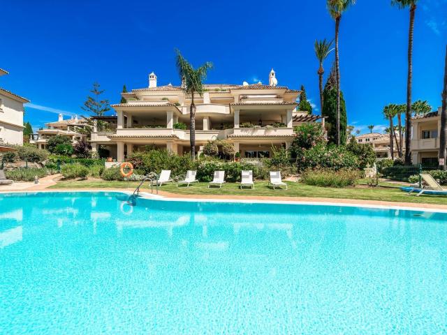 Ático en venta en Nueva Andalucía, Costa del Sol Occidental