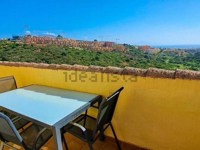 Ático en alquiler en Castillo de la Duquesa, Costa del Sol Occidental