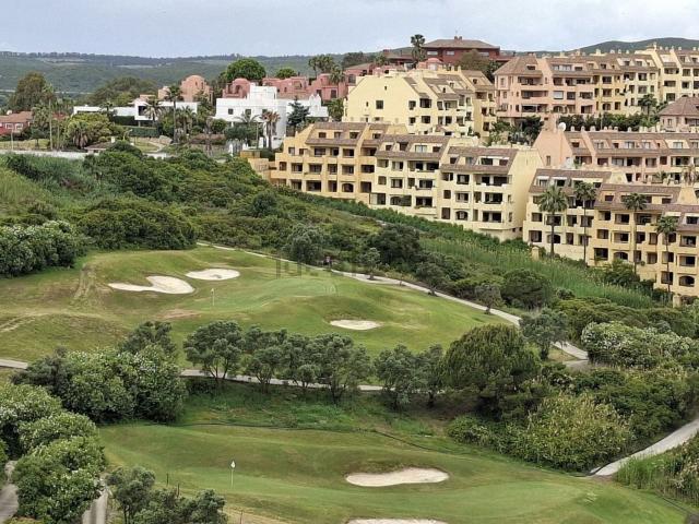 Ático en venta en Castillo de la Duquesa, Costa del Sol Occidental