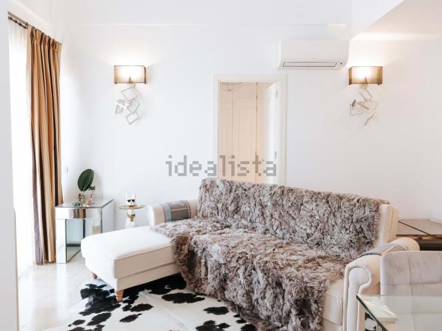 Dúplex en venta en Castillo de la Duquesa, Costa del Sol Occidental