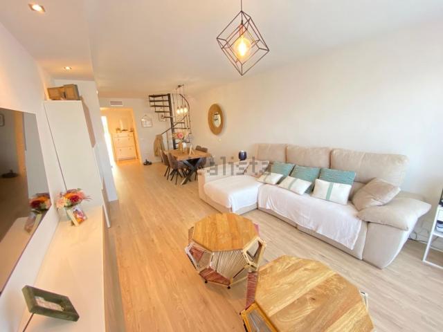 Dúplex en venta en Castillo de la Duquesa, Costa del Sol Occidental