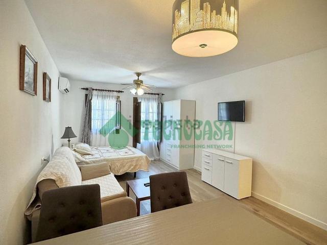 Piso en alquiler en Castillo de la Duquesa, Costa del Sol Occidental