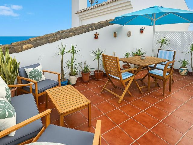 Ático en venta en Castillo de la Duquesa, Costa del Sol Occidental