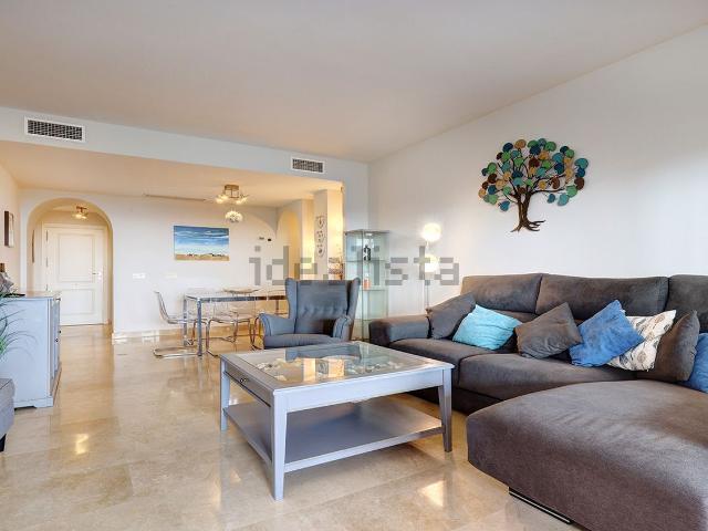 Piso en venta en Castillo de la Duquesa, Costa del Sol Occidental