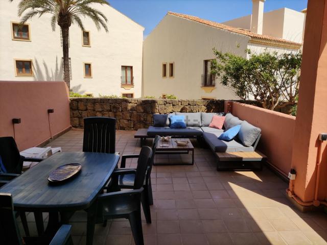 Piso en alquiler en Castillo de la Duquesa, Costa del Sol Occidental