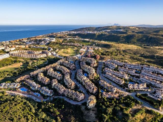 Ático en venta en Castillo de la Duquesa, Costa del Sol Occidental
