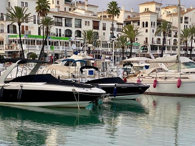 Dúplex en venta en Castillo de la Duquesa, Costa del Sol Occidental