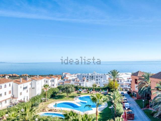 Dúplex en venta en Castillo de la Duquesa, Costa del Sol Occidental