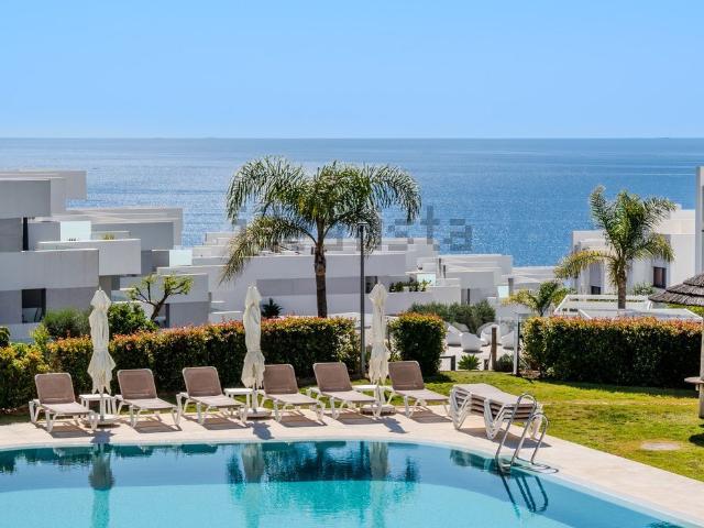 Piso en venta en Castillo de la Duquesa, Costa del Sol Occidental