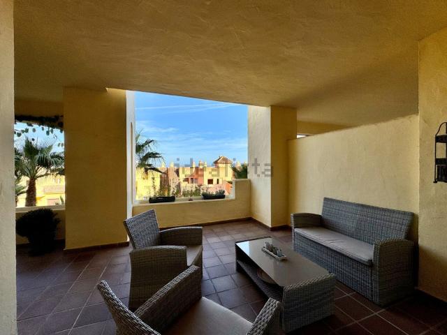 Piso en venta en Castillo de la Duquesa, Costa del Sol Occidental