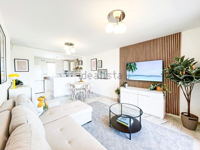 Piso en alquiler en Castillo de la Duquesa, Costa del Sol Occidental