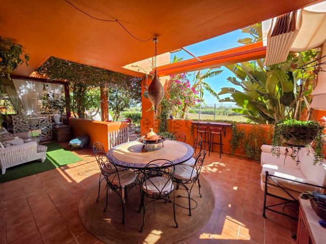 Piso en venta en Castillo de la Duquesa, Costa del Sol Occidental