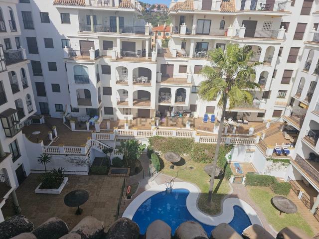 Piso en alquiler en Castillo de la Duquesa, Costa del Sol Occidental