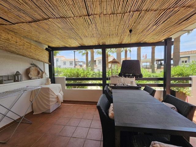 Piso en venta en Castillo de la Duquesa, Costa del Sol Occidental