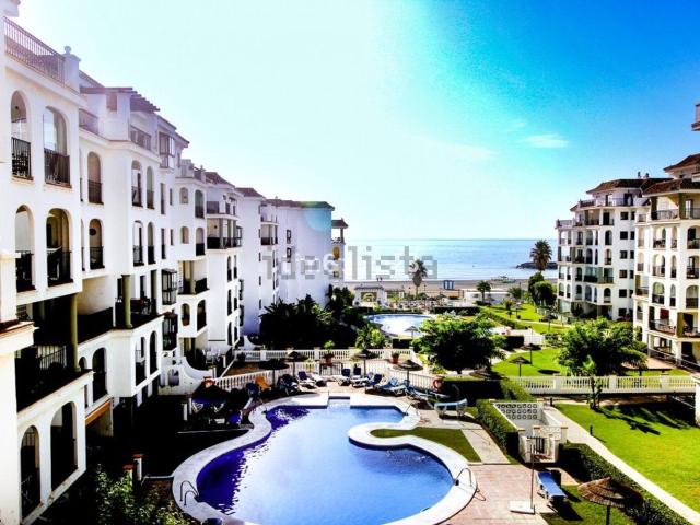 Piso en venta en Castillo de la Duquesa, Costa del Sol Occidental