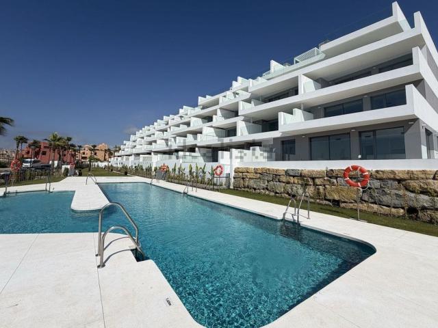 Piso en venta en Castillo de la Duquesa, Costa del Sol Occidental