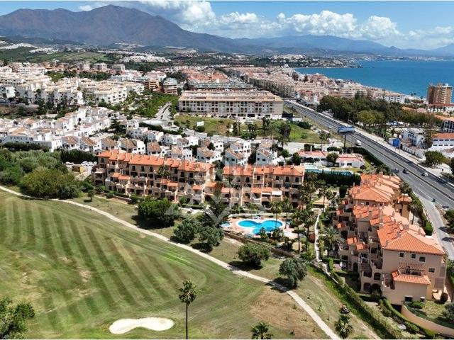 Ático en venta en Castillo de la Duquesa, Costa del Sol Occidental