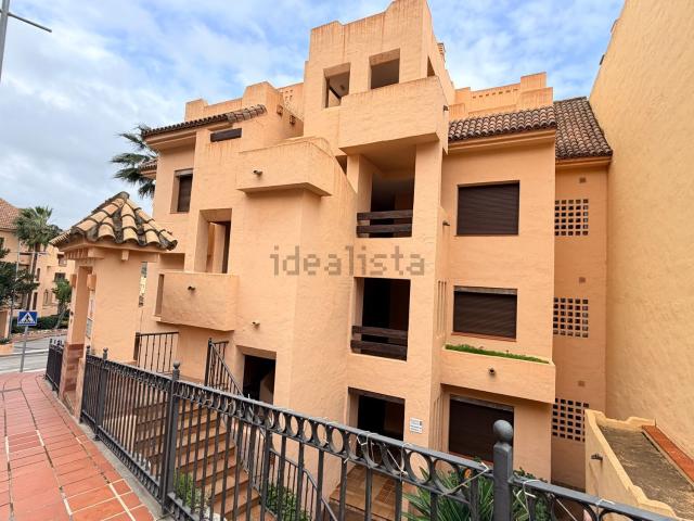 Piso en venta en Castillo de la Duquesa, Costa del Sol Occidental