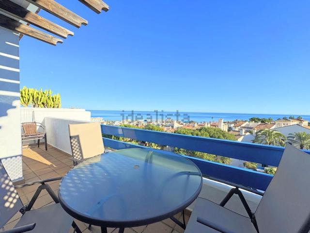 Dúplex en venta en Castillo de la Duquesa, Costa del Sol Occidental
