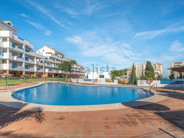 Dúplex en venta en Castillo de la Duquesa, Costa del Sol Occidental