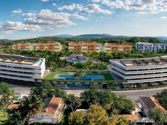 Piso en venta en Castillo de la Duquesa, Costa del Sol Occidental