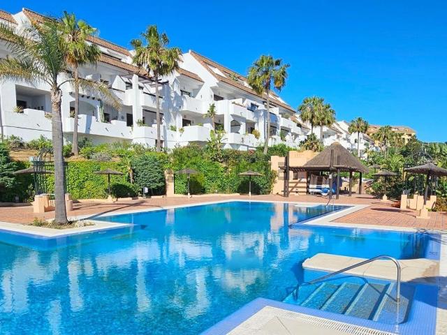 Piso en venta en Castillo de la Duquesa, Costa del Sol Occidental