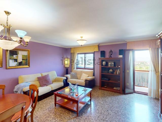 Ático en venta en la Plana Alta, Valencia