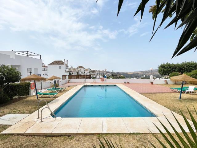 Ático en alquiler en Pueblo Mijitas, Costa del Sol Occidental