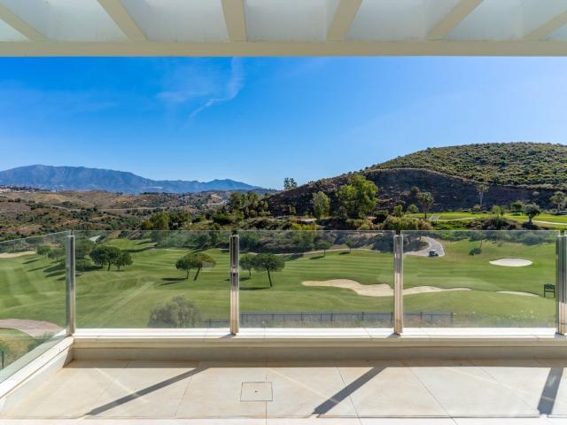 Piso en venta en Hercesa Calanova Golf, Costa del Sol Occidental