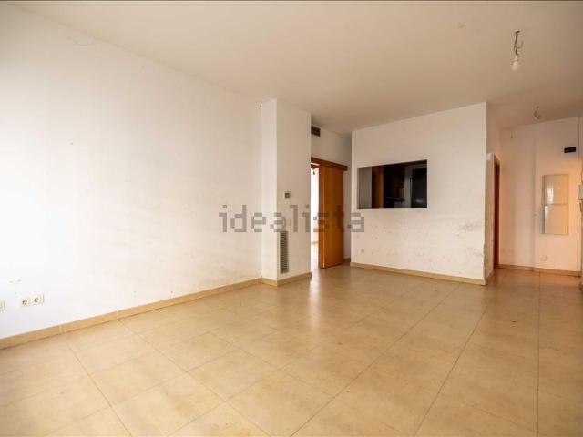 Piso en venta en Montbrió Del Camp