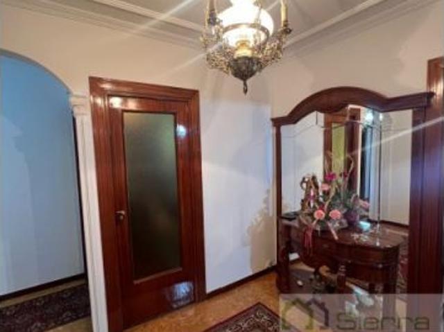 Piso en venta en Sarria