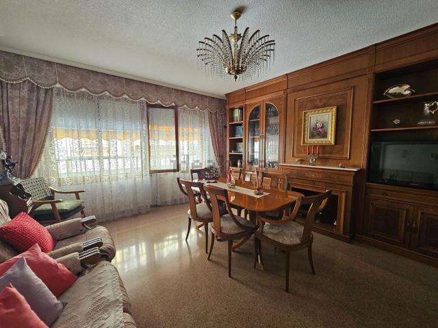 Piso en venta en La Cruz, el Vinalopó Mitjà / El Vinalopó Medio